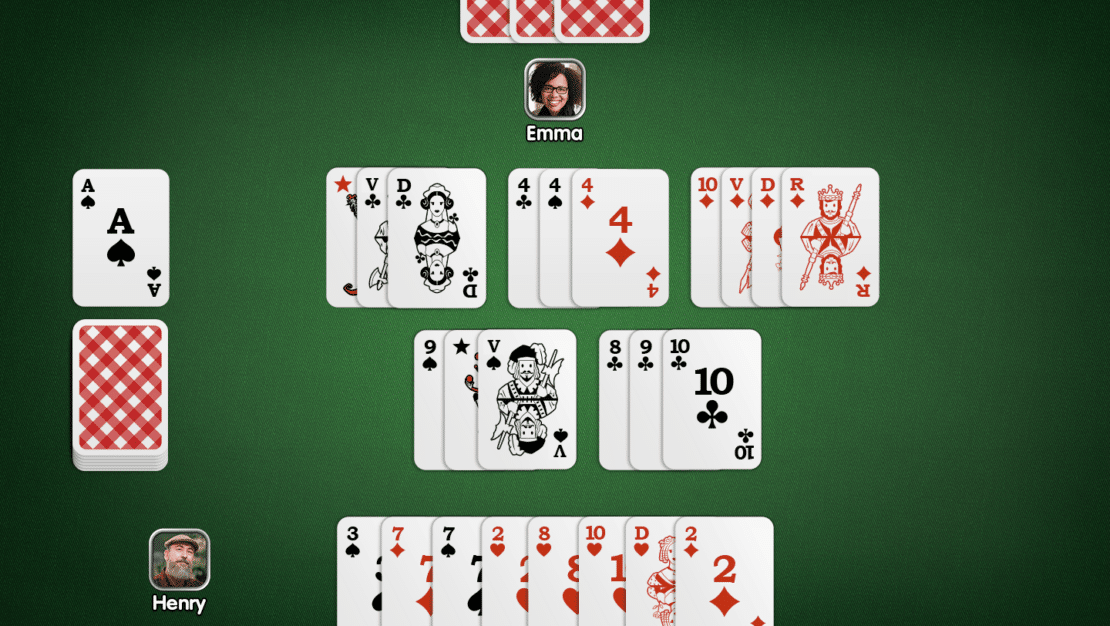 Una mesa de Rummy en la que a un jugador le quedan pocas cartas sin combinar